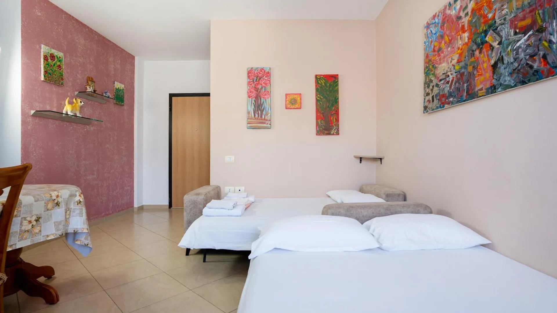 Top-Floor Seaview Apartment Vlorë 0*,  阿尔巴尼亚